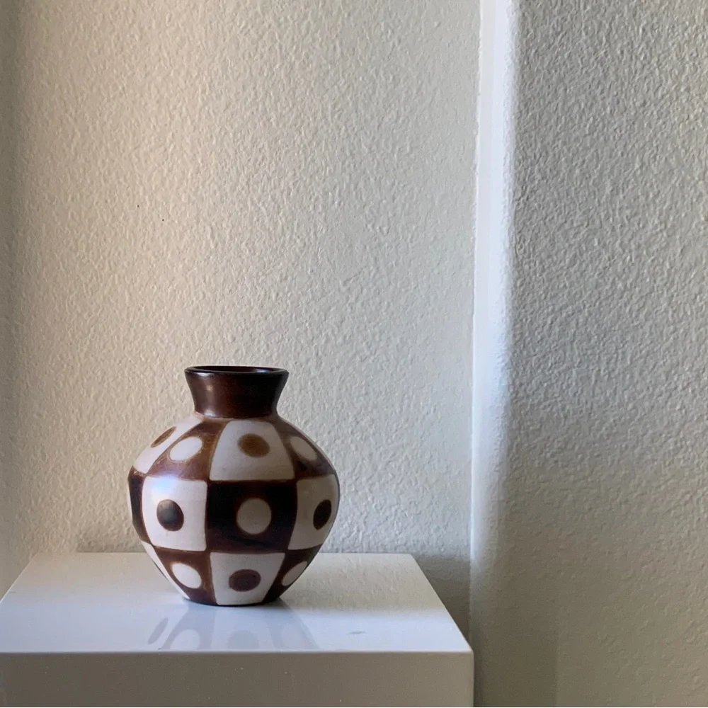 Geometric Print Vase - Picture 5 of 5